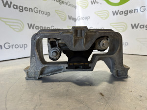 Nosac motora Mercedes W246 2014 (fotografija 3)