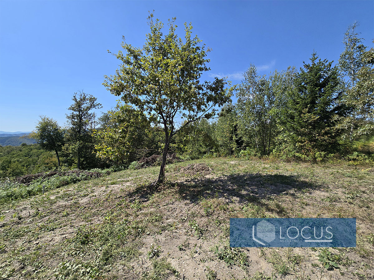 LOCUS: Parcela površine 610m2, Buhotina, Kobiljača 8