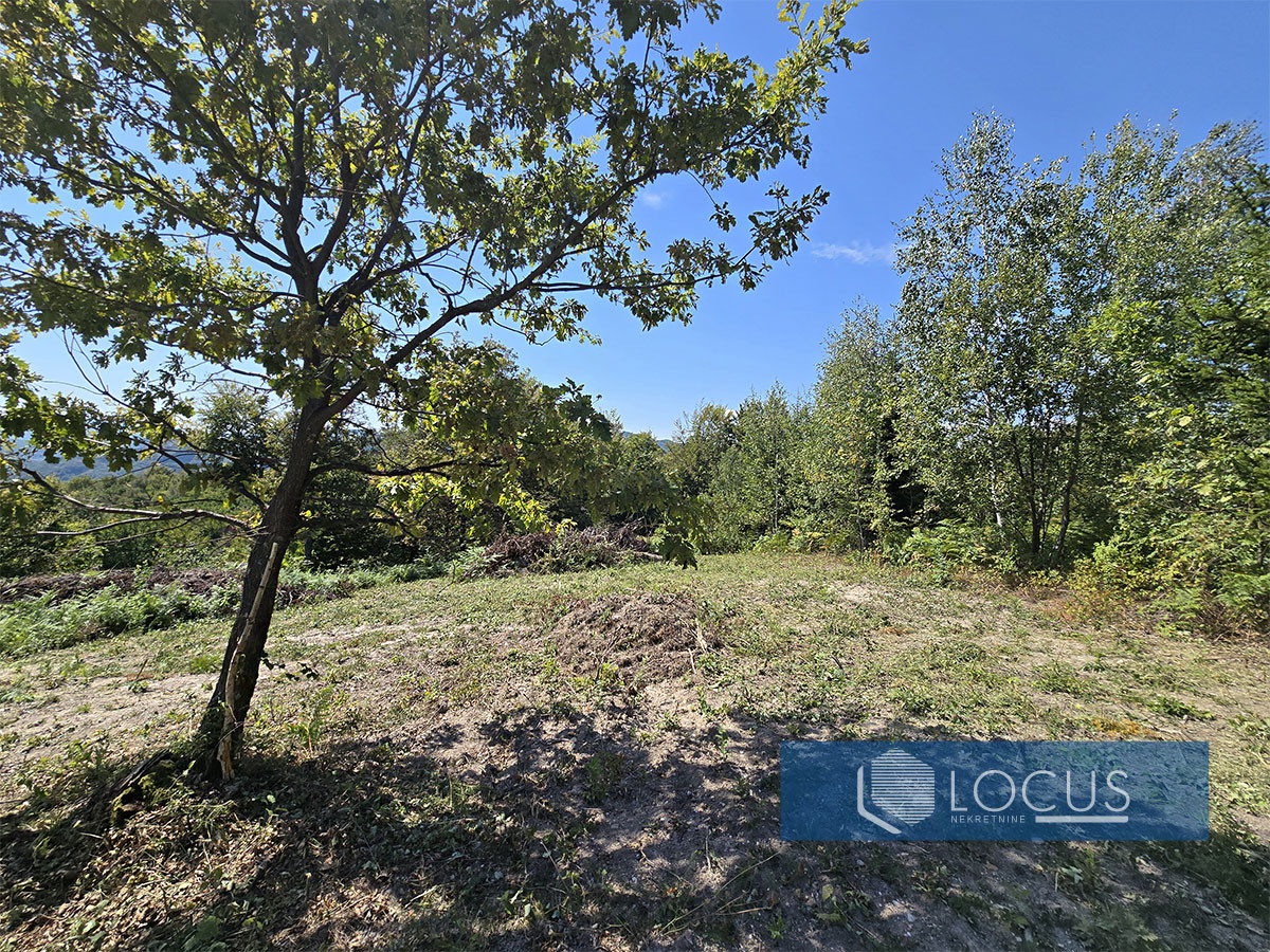 LOCUS: Parcela površine 610m2, Buhotina, Kobiljača 9