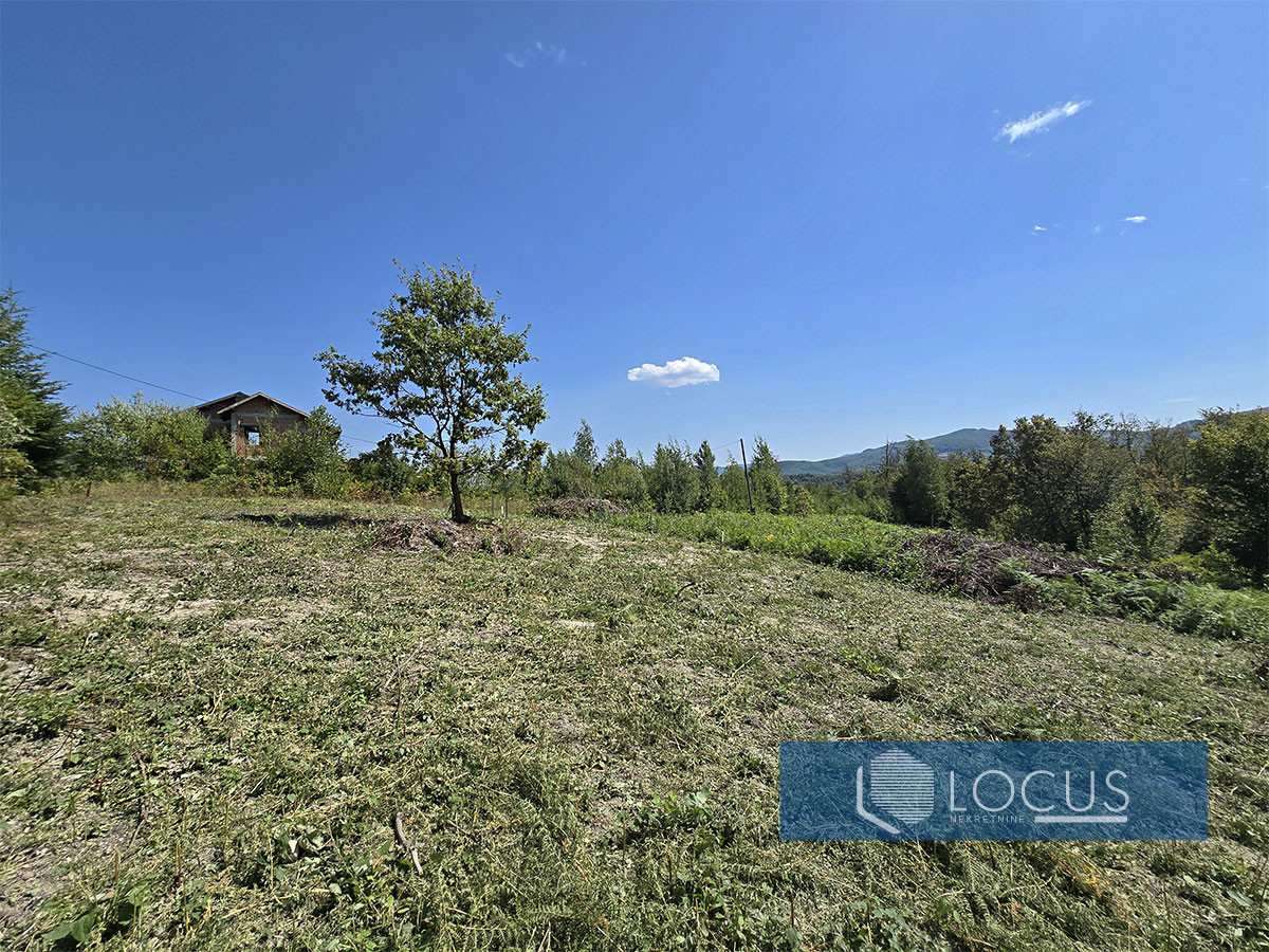 LOCUS: Parcela površine 610m2, Buhotina, Kobiljača 11