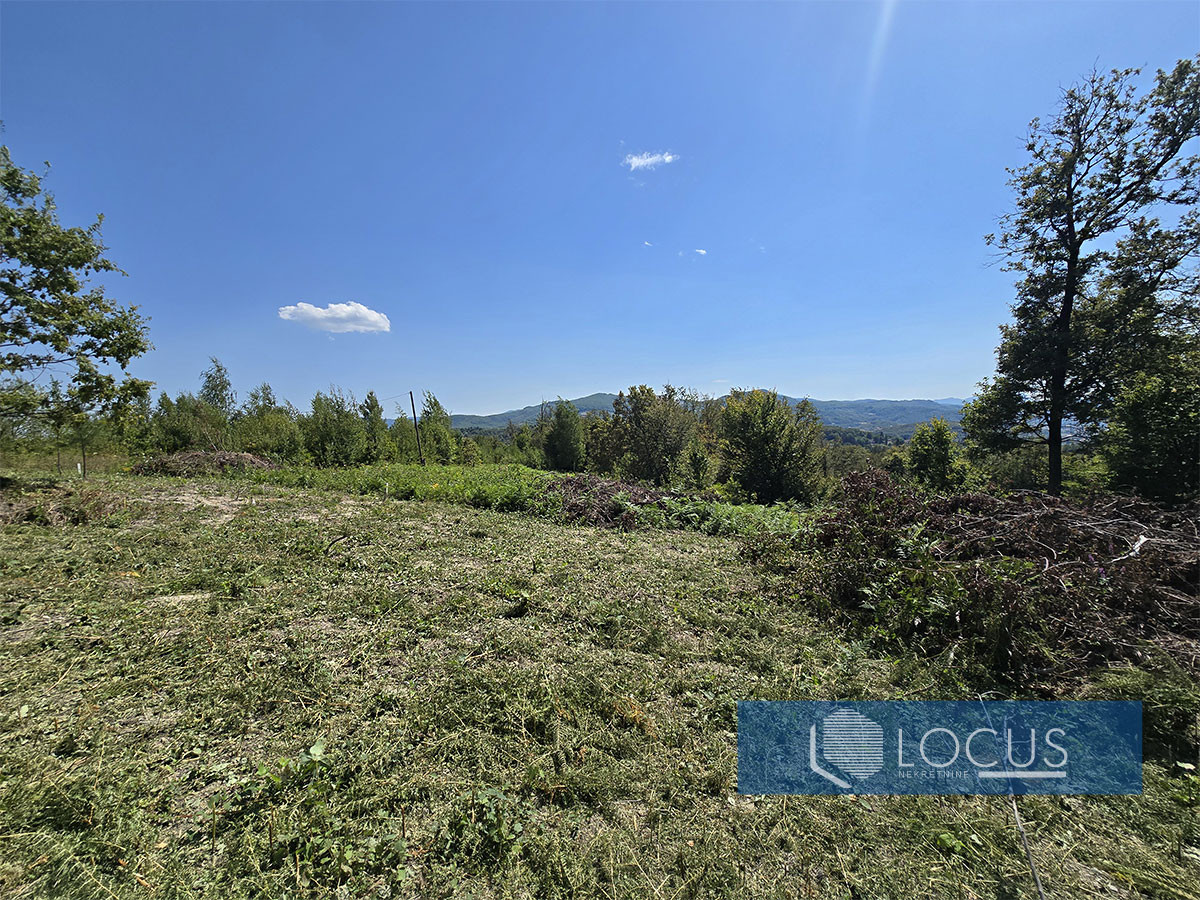 LOCUS: Parcela površine 610m2, Buhotina, Kobiljača 12