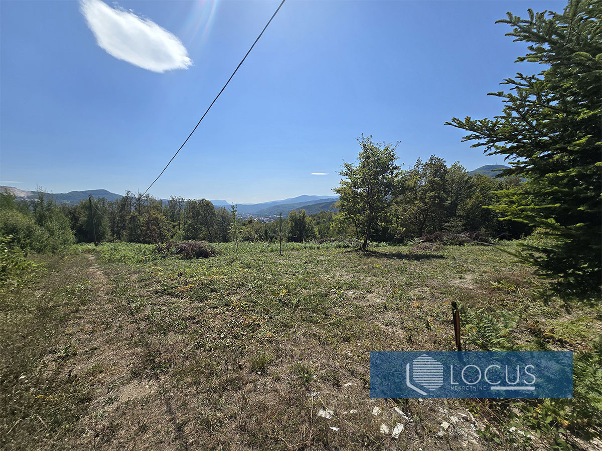 LOCUS: Parcela površine 610m2, Buhotina, Kobiljača 14