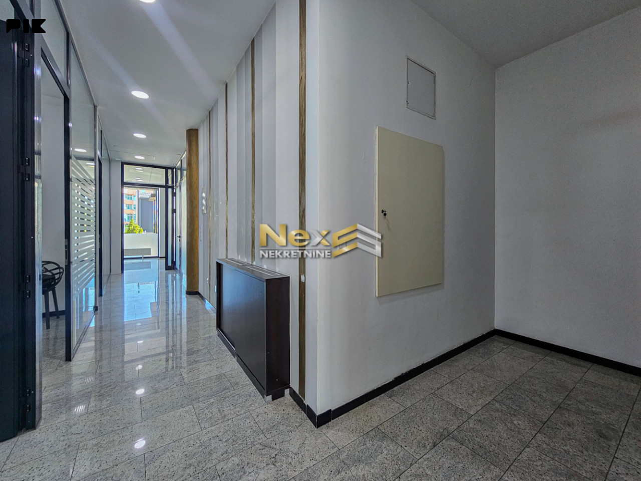 Višenamjenski poslovni prostor Stup/Ilidža 300 m2 10