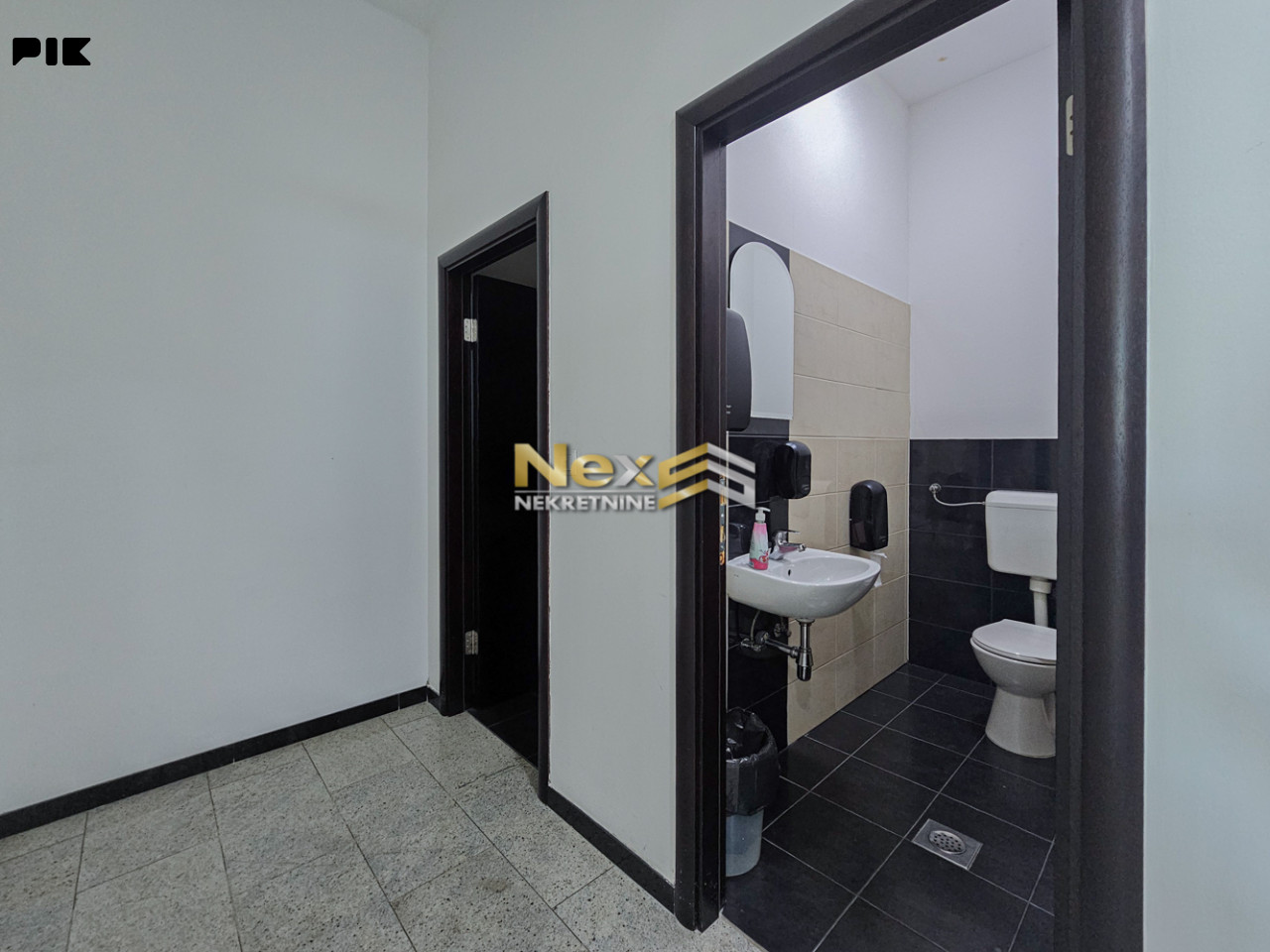 Višenamjenski poslovni prostor Stup/Ilidža 300 m2 11