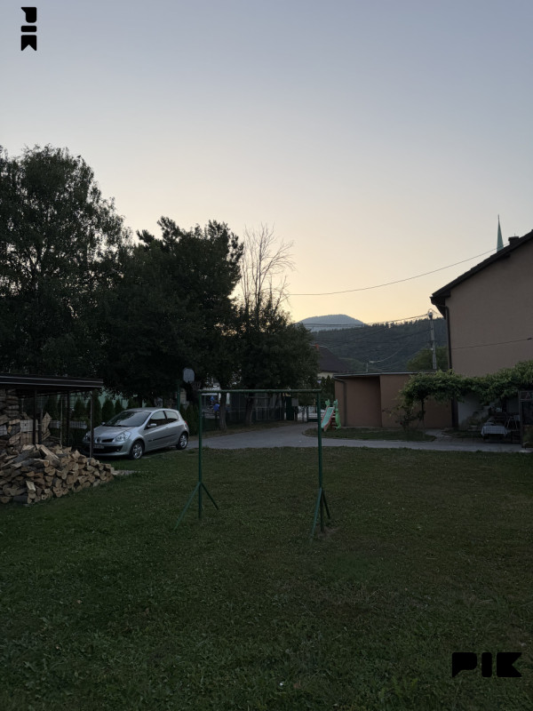 Kuća sa poslovnim prostorima Tarčin 5