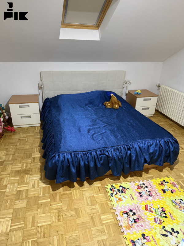 Kuća sa poslovnim prostorima Tarčin 22