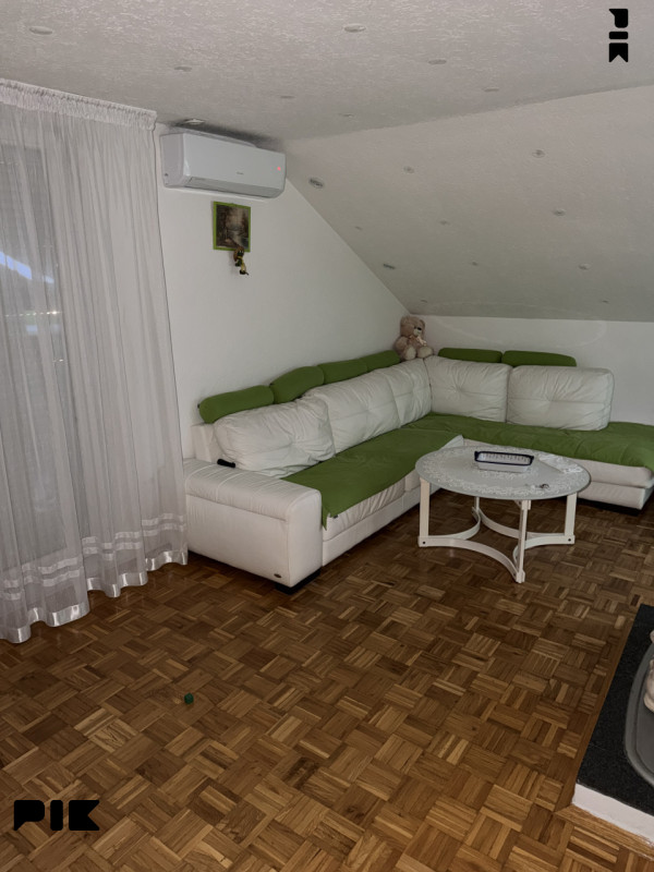 Kuća sa poslovnim prostorima Tarčin 20