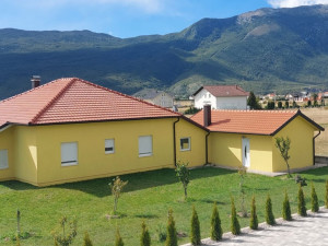 House with yard, Livno, 2045m2 photo 2