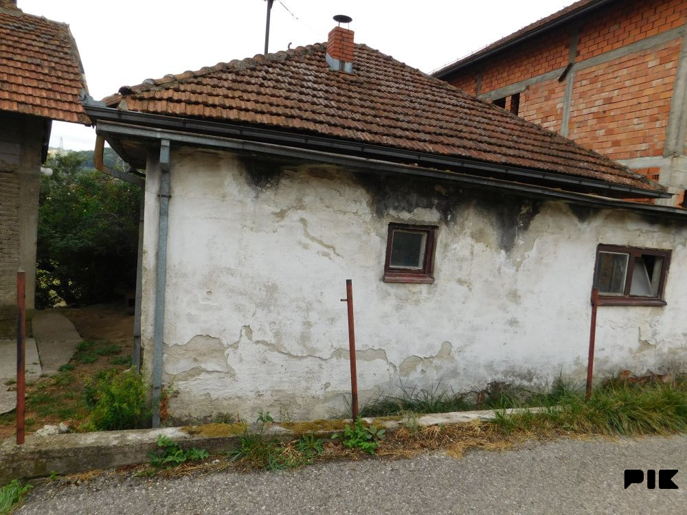 Dvije kuća  303m2 sa okućnicom 536m2 - Lauš 3
