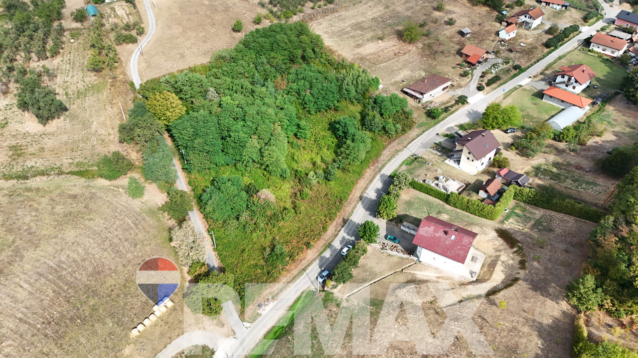 Na prodaju zemljište 7.686 m2 | Asfaltni prilaz | Glamočani 3