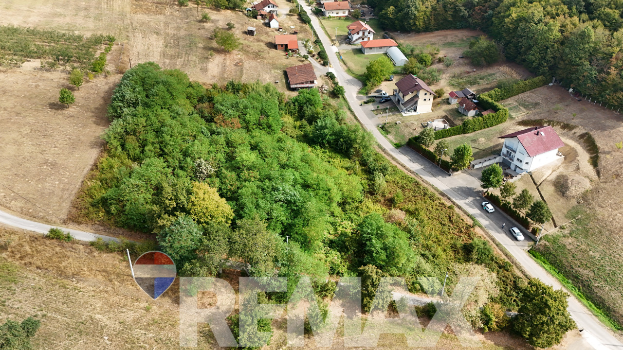 Na prodaju zemljište 7.686 m2 | Asfaltni prilaz | Glamočani 7