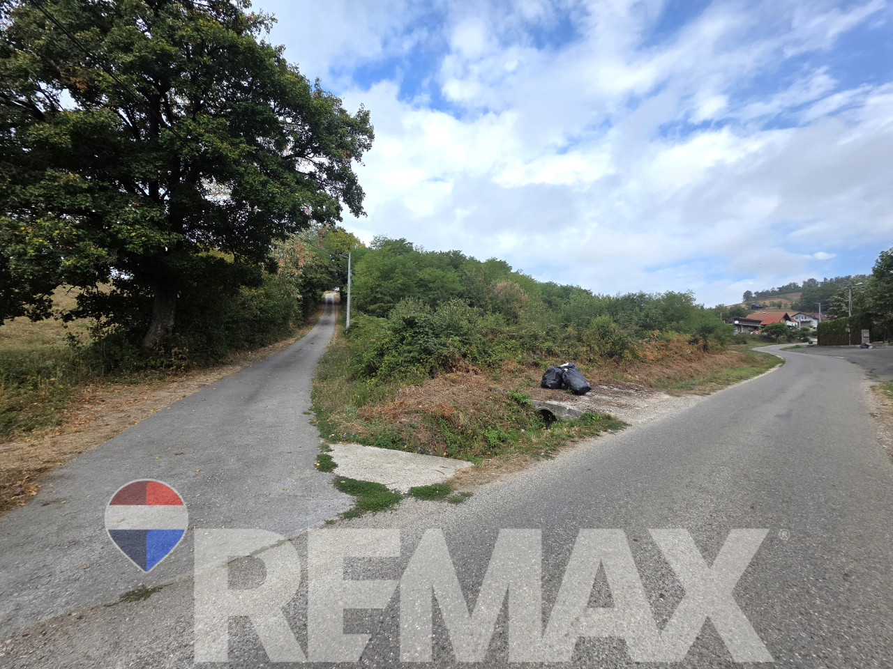 Na prodaju zemljište 7.686 m2 | Asfaltni prilaz | Glamočani 8