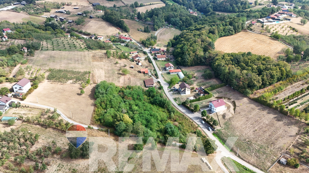 Na prodaju zemljište 7.686 m2 | Asfaltni prilaz | Glamočani 12