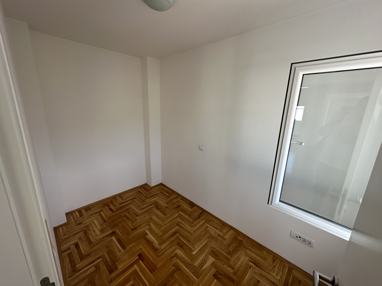 Nenamješten trosoban stan u centru - 48 m2 7