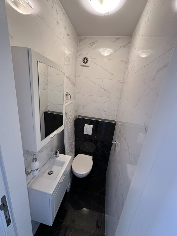 Nenamješten trosoban stan u centru - 48 m2 17