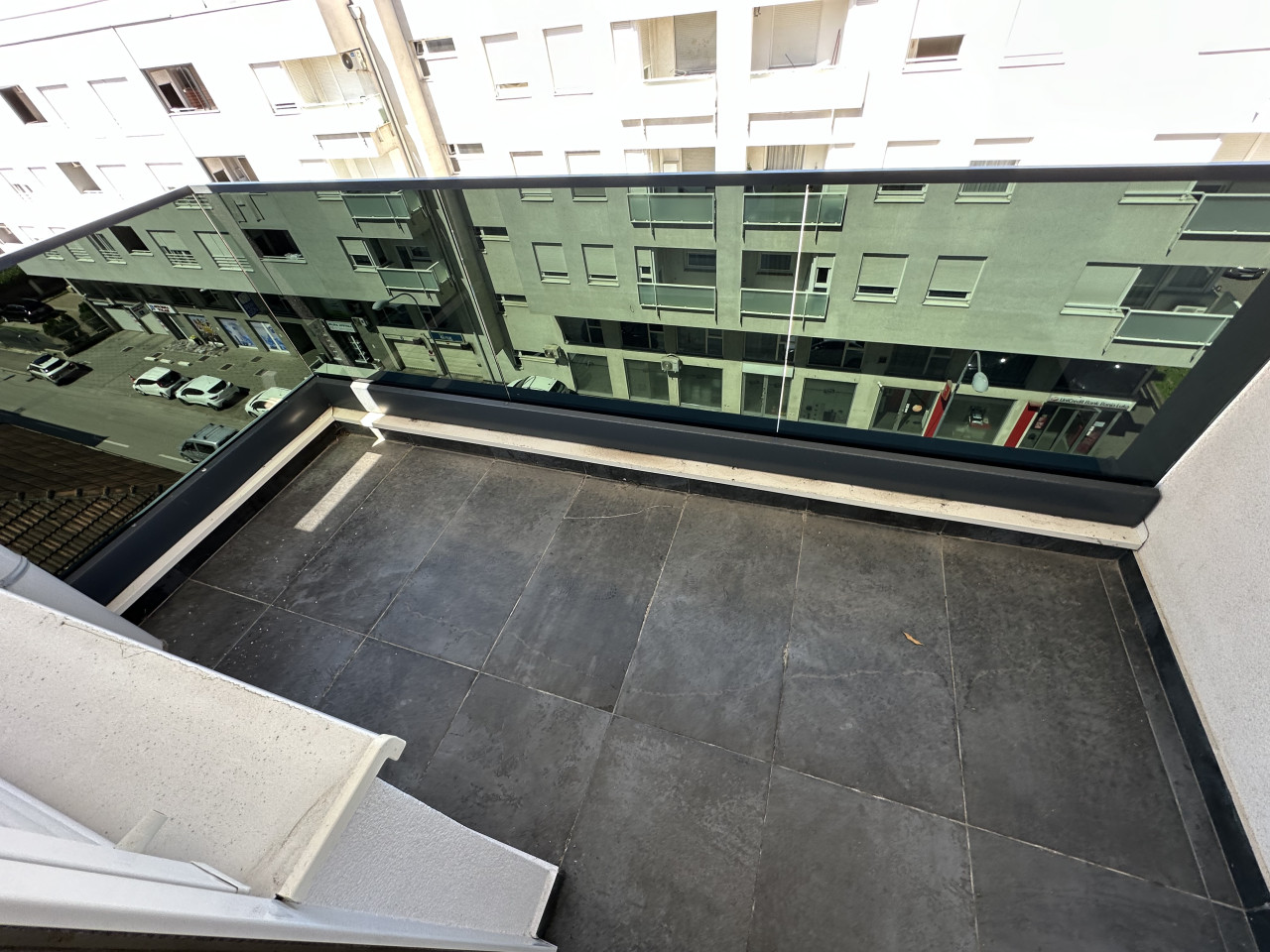 Nenamješten trosoban stan u centru - 48 m2 20