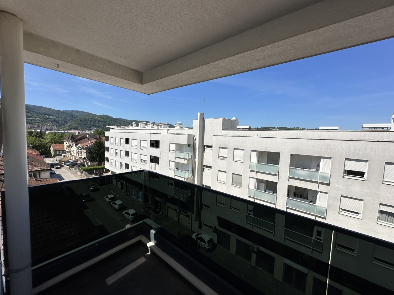 Nenamješten trosoban stan u centru - 48 m2 21