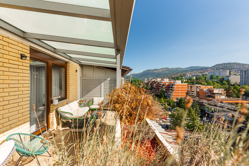 Trosoban Renoviran Stan - Sarajevo Centar - Ciglane - 79m2
