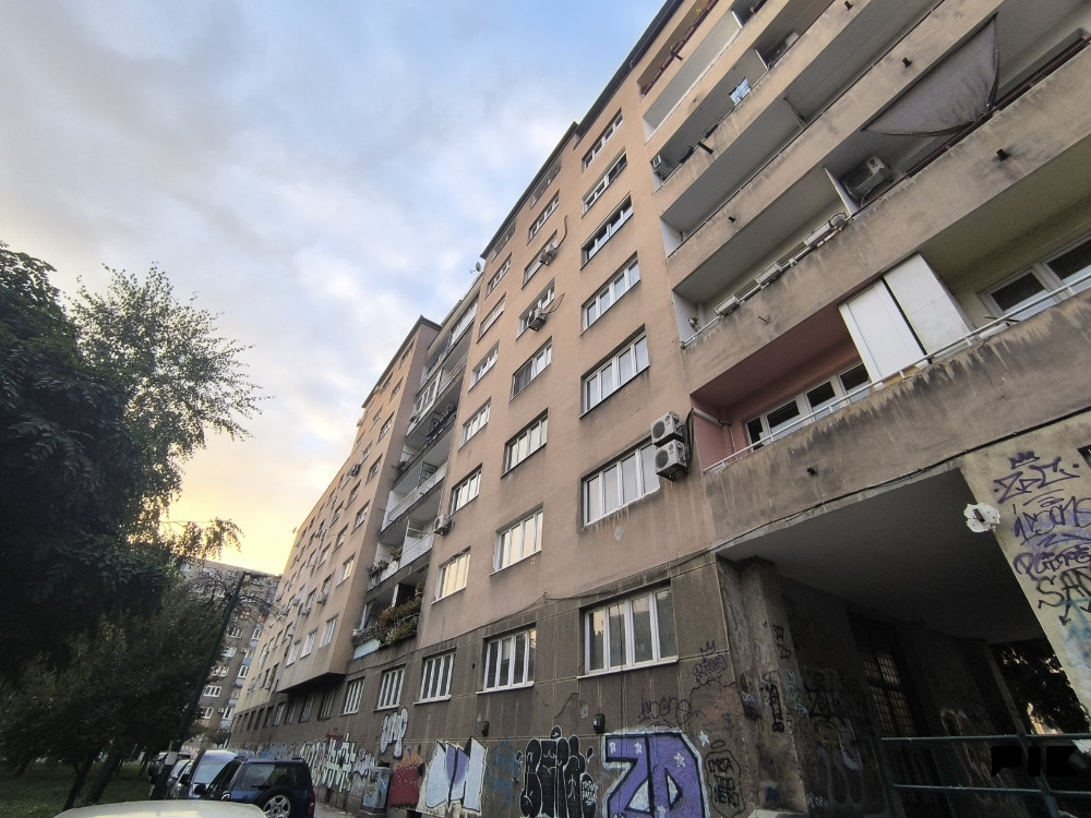 ČENGIĆ VILA - KOMFORAN TROSOBAN STAN 87m2 U ZGRADI SA LIFTOM