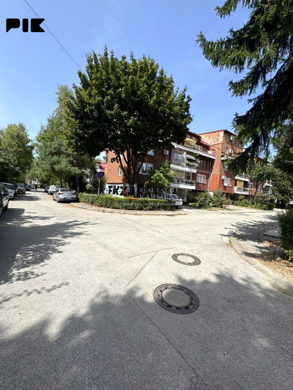 Trosoban stan sa garažom, Dobrinja - Kvadrant C5 photo 2