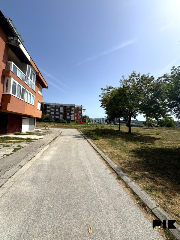 Trosoban stan sa garažom, Dobrinja - Kvadrant C5 photo 5