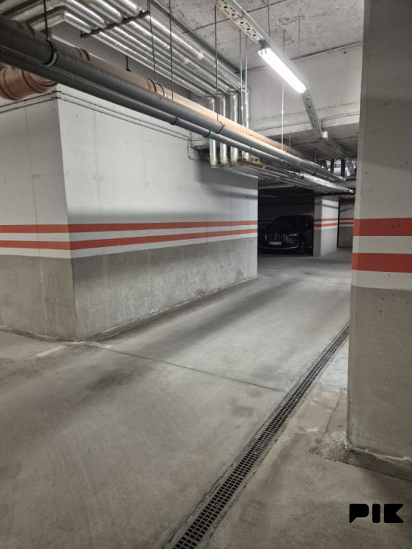 Garaža garažno mjesto 19m2 ostava 8m2 strogi centar Banja Luka 6
