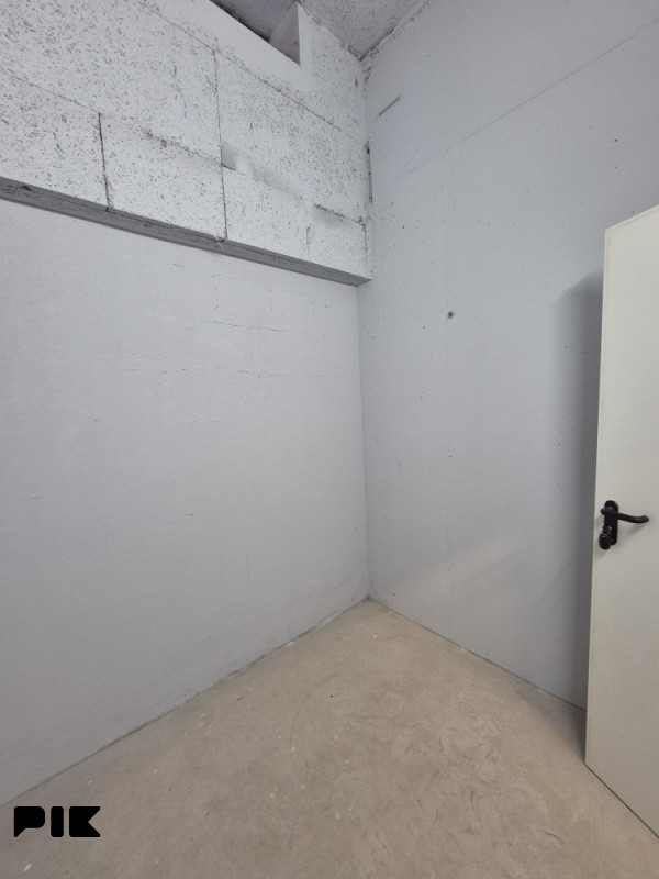 Garaža garažno mjesto 19m2 ostava 8m2 strogi centar Banja Luka 10