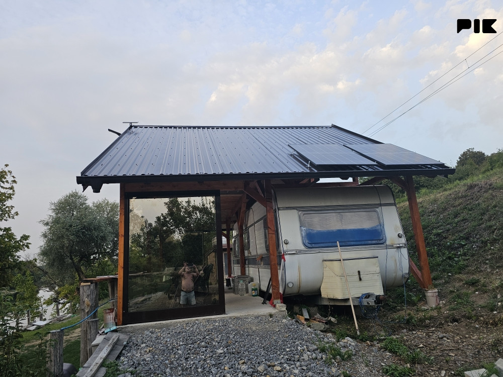 Prodajem ljetnikovac/nastresnicu