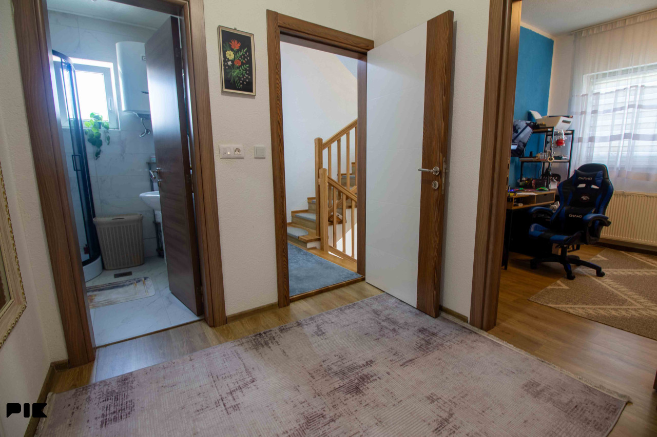 Rakovica - kuća 350 m2 | zemljište 1181 m2 3