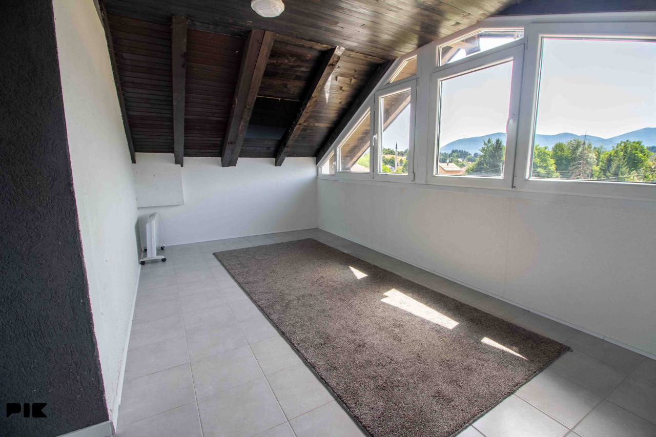 Rakovica - kuća 350 m2 | zemljište 1181 m2 12