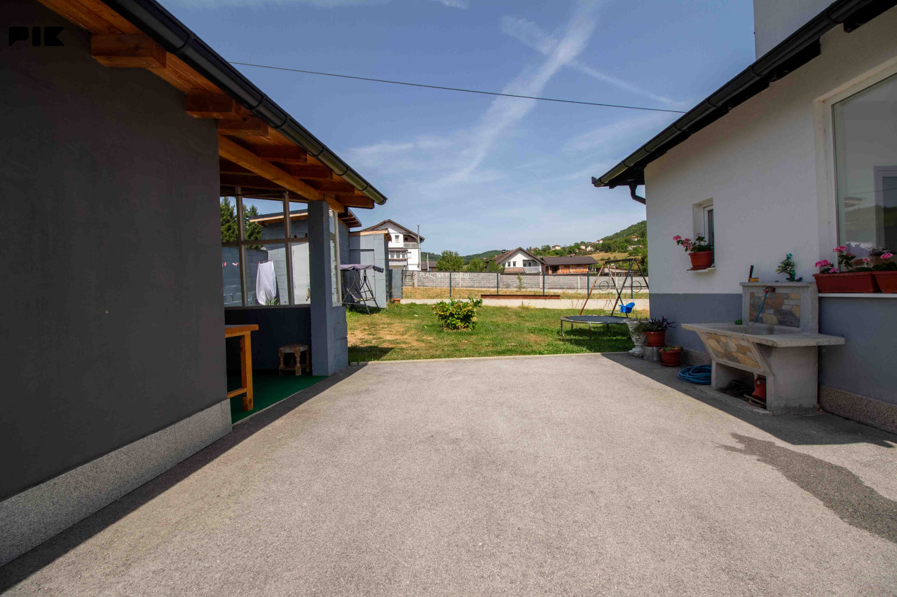 Rakovica - kuća 350 m2 | zemljište 1181 m2 20