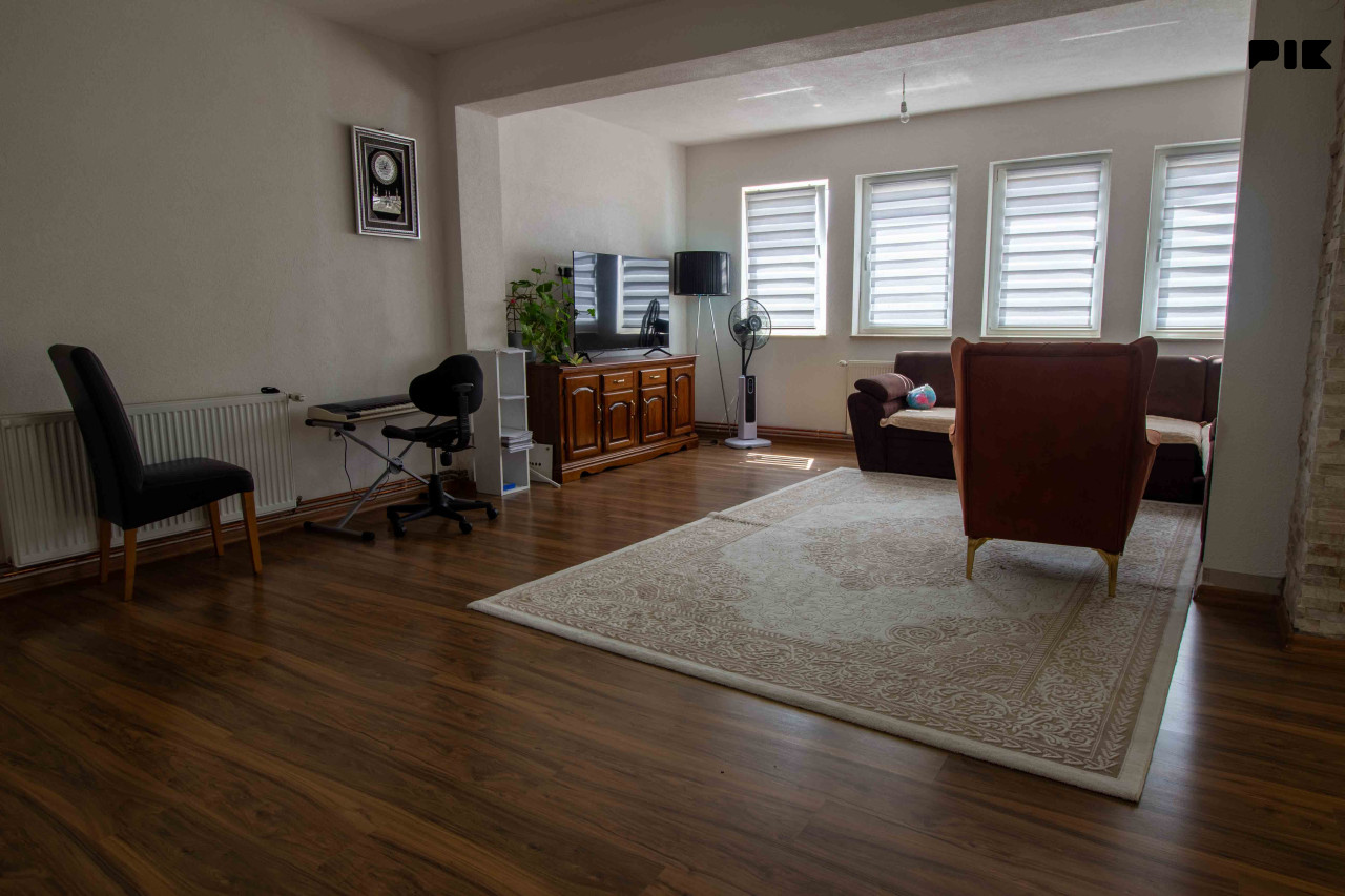 Rakovica - kuća 350 m2 | zemljište 1181 m2 25