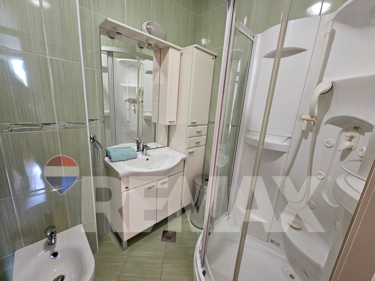 Trosoban stan sa pogledom na Vrbas/garaža/Centar 18