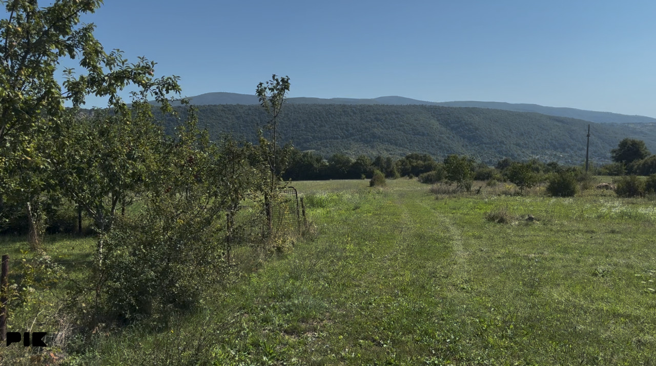 3 parcele, Krivača, Golubić (Bihać), u blizini Une 9.016 m2