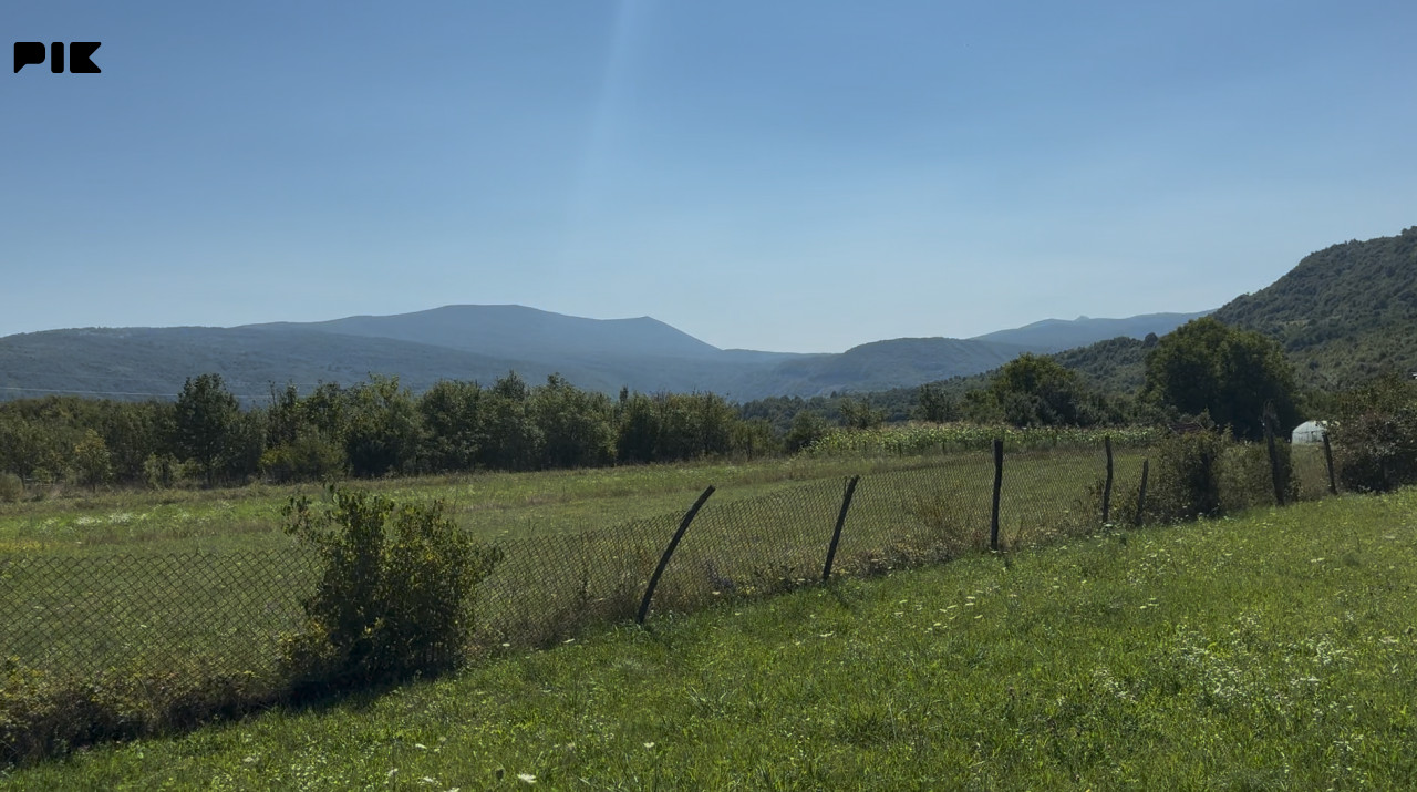 3 parcele, Krivača, Golubić (Bihać), u blizini Une 9.016 m2 2