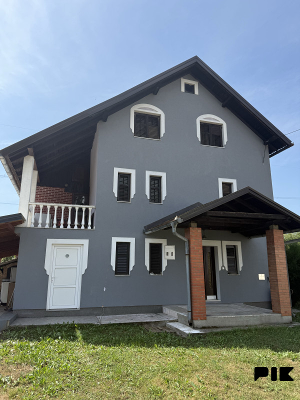 Kuća Vitez Krusčica sa okucnicom 2070m2 2