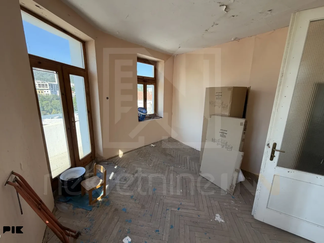 Mostarski Stari Grad trosoban stan na prestižnoj lokaciji 7