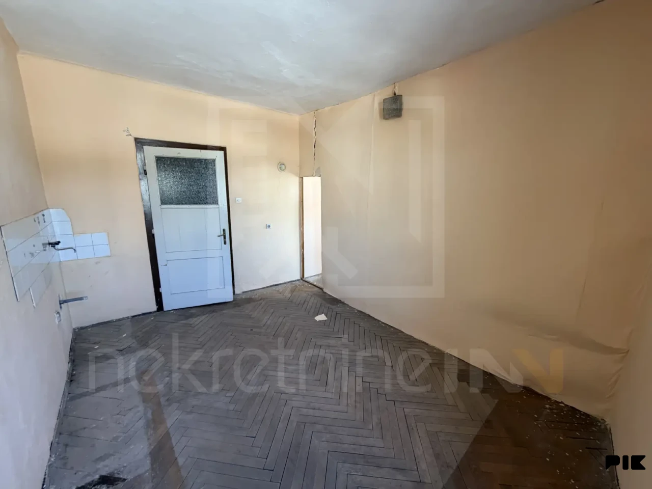 Mostarski Stari Grad trosoban stan na prestižnoj lokaciji 9