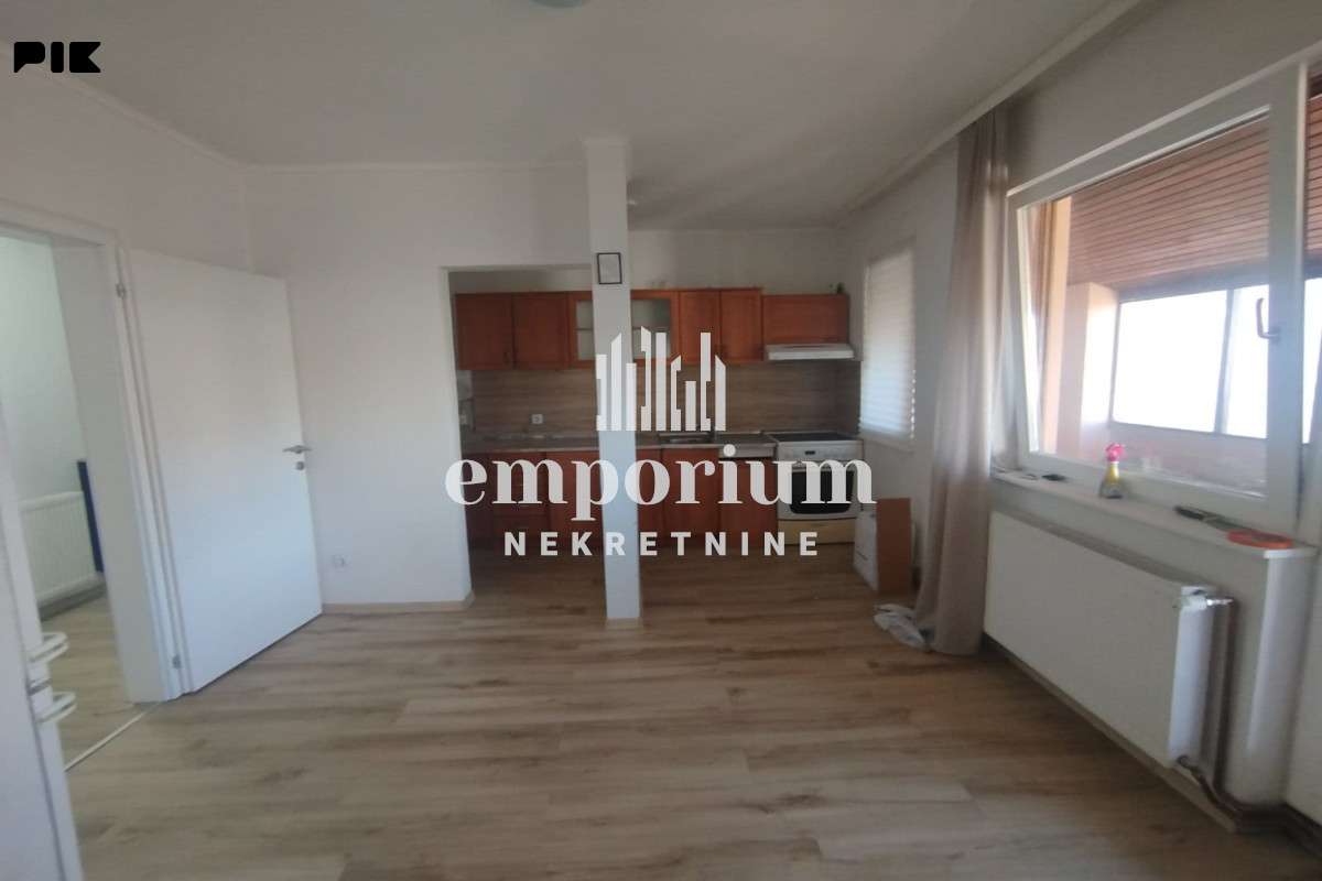 Prostran troiposoban stan površine 84m2 ID:2792/BN 5