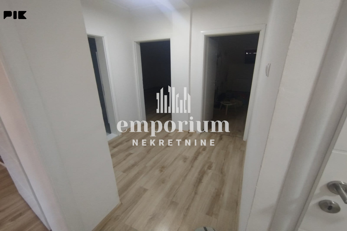 Prostran troiposoban stan površine 84m2 ID:2792/BN 2