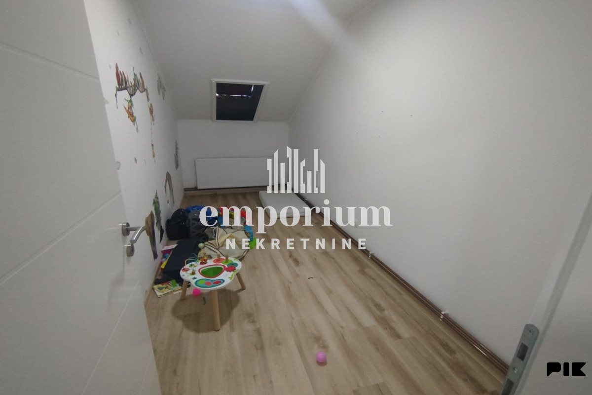 Prostran troiposoban stan površine 84m2 ID:2792/BN 4