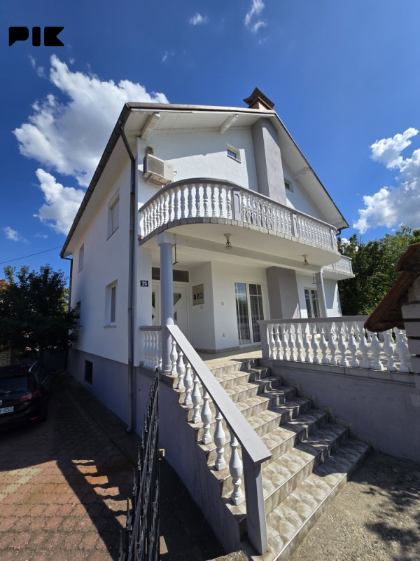 Kuća Bijeljina 240m2