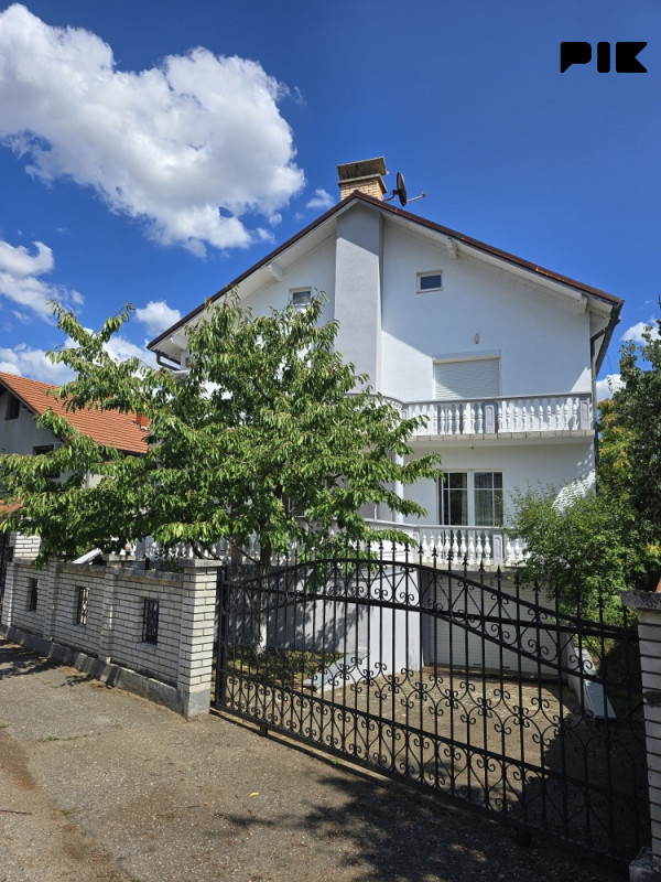 Kuća Bijeljina 240m2 4