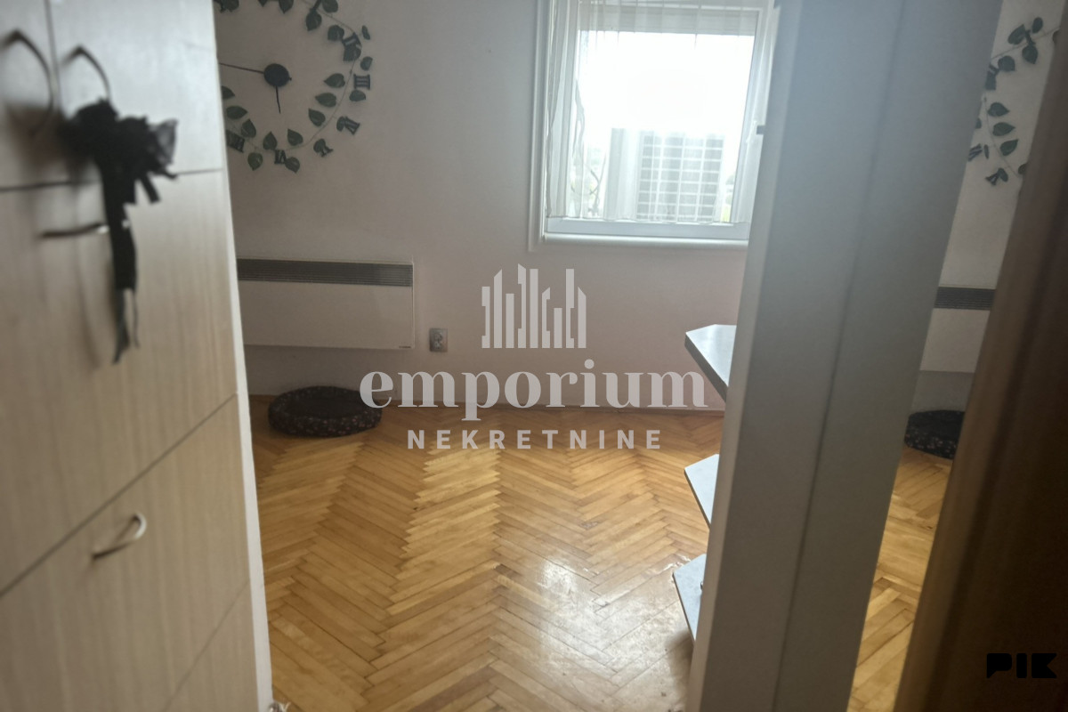 Dvoetažni četvorosoban stan u centru grada ID: 2788/IP 10