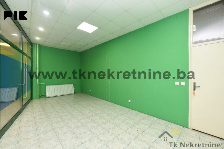 Poslovni prostor površine 27 m2, TC "Sjenjak" 4