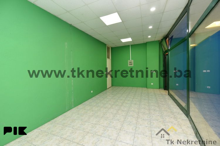 Poslovni prostor površine 27 m2, TC "Sjenjak" 5