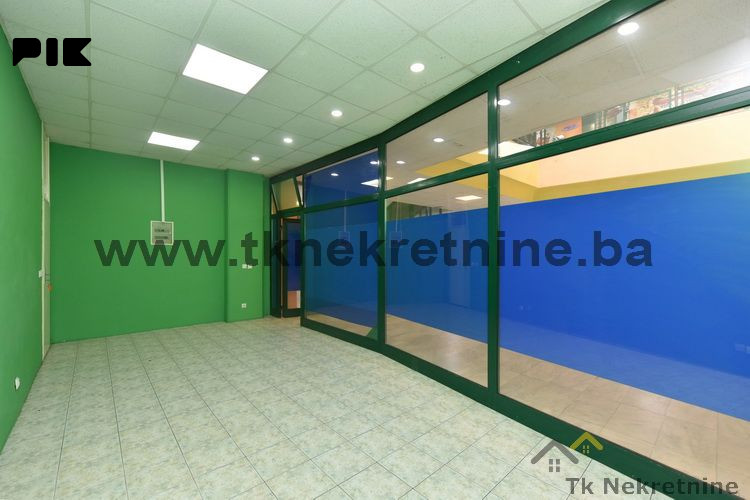 Poslovni prostor površine 27 m2, TC "Sjenjak" 6