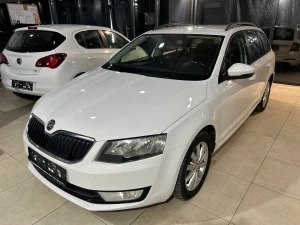 ŠKODA OCTAVIA 1.6 TDI SW DSG AUTOMATIK,2013 GOD,NAVI