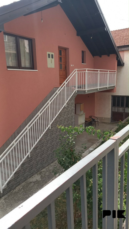 Iznajmljujem stan Sarajevo-Buca Potok 70m