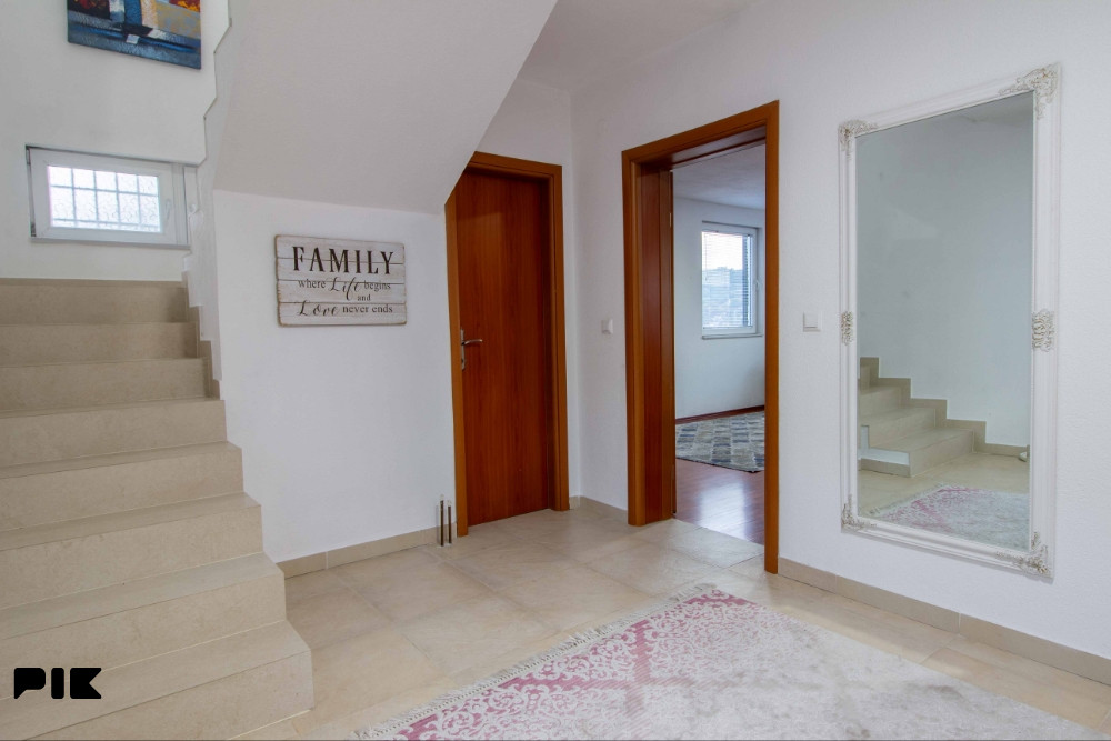 Rajlovac | Kuća velikog potencijala | 250 m2 photo 3